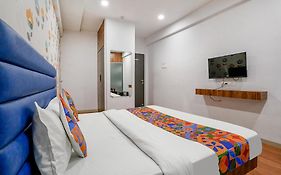 Fabhotel The Valentine - Udhna Road